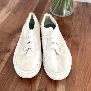 Closet closing 5/29/23. All reasonable offers accepted! Blowfish sneakers